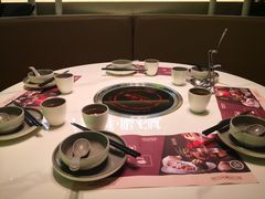 -洪氏嗨捞·广东猪肚鸡·椰子鸡火锅(西咸万象城店)