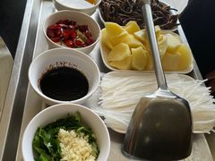 -70後铁锅炖(坡博总店)