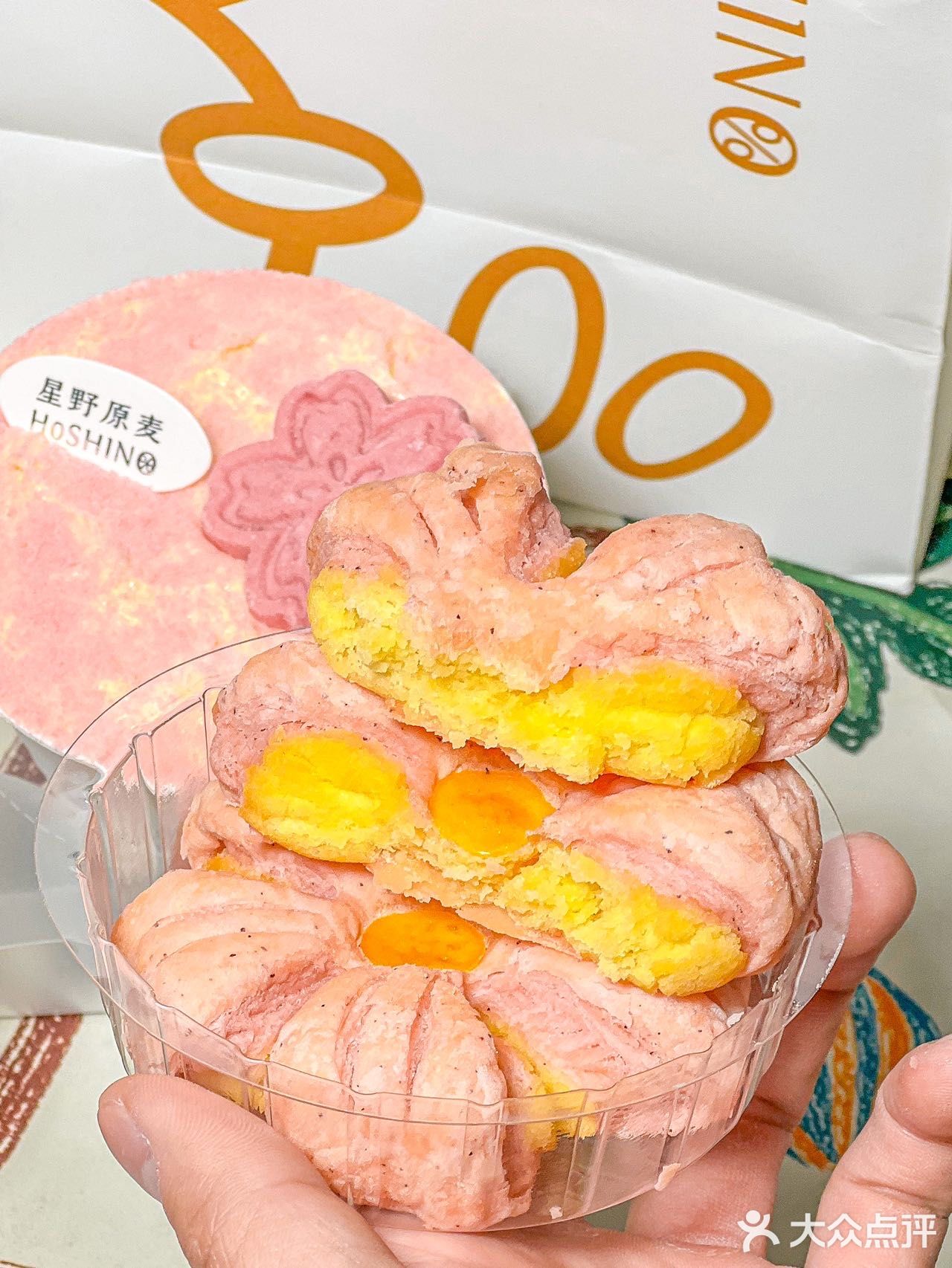 当我去东湖拍樱花拿出了这个樱花提拉米苏