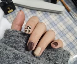 -悦指间美甲美睫