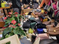 -广州白马服装市场