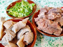 黑猪三线肉-鸿姐老火锅(疁城新天地店)