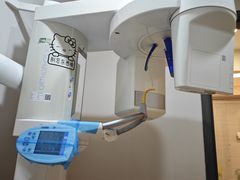 -瑞尔齿科(南京东路名人诊所)