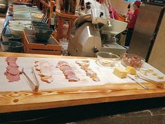 -广州万富希尔顿酒店·感趣自助餐厅·金秋蟹宴生蚝海鲜刺身烧烤