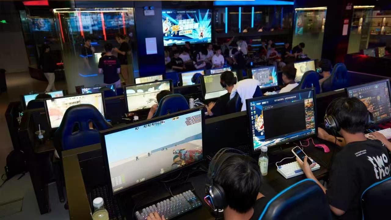 0元玩转这座城这家电竞网吧真的是太好玩了,简直是我们这些电竞控的