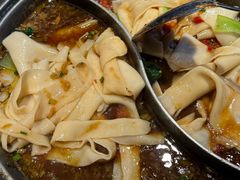 -阿瓦山寨·湘菜现炒·剁椒鱼头王(咸阳总店)