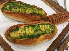 蒜香面包-巴黎贝甜(大宁国际商业广场店)