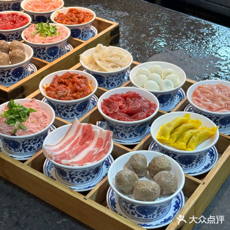 藏在鹅岭二厂景区里盖碗茶老火锅!