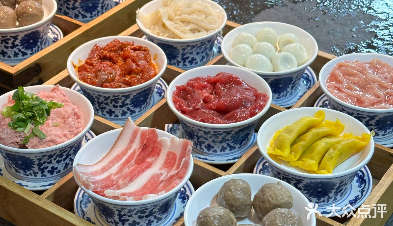 藏在鹅岭二厂景区里盖碗茶老火锅!