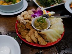 -Chom Cafe and Restaurant