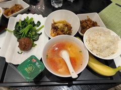 -上海虹桥西郊假日酒店