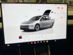 -TESLA 特斯拉(上海太古汇体验店)