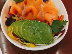 烟熏三文鱼牛油果沙拉-haxnbauer海森堡德国餐厅(深圳coco店)