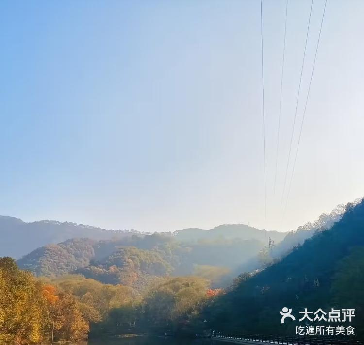 震雷山值得一去 位于河南省信阳市平桥区的一个震雷山风景区免门票