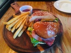 -羽深肉铺 Steak & Wine