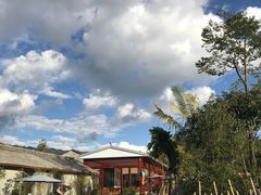 -腾冲洞山温泉村