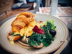 火腿滑蛋可颂全餐-玲婧胡同·生日蛋糕·餐厅(嘉里城店)