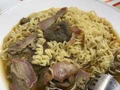 双拼叉烧牛肉出前一丁-华星冰室(湾仔店)