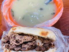 周家水磨甜沫-老西关黄老太牛肉烧饼