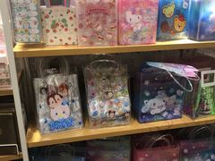 -名创优品(北京新中关购物中心地铁层店)