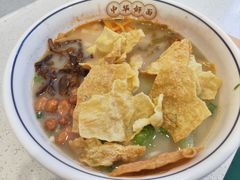 -弘束束柳州深巷螺蛳粉(珠江路店)