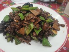 -闯关东东北农家菜(崂山石老人店)