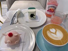 -Fridi Patisserie Cafe