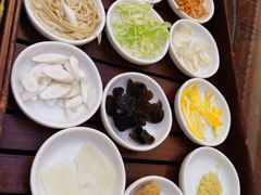 -香麒园·过桥米线·南湖雅宴