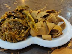 油焖尖椒拼干豆腐-张包铺(道外店)