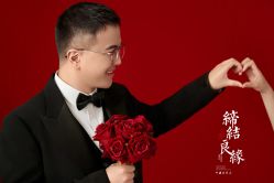 -雪中彩影婚纱摄影·微光艺术中心