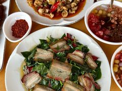 -大众跷脚牛肉馆·非遗传承单位(峨眉山店)