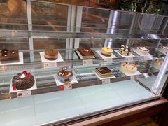 面包甜点陈列柜-巴黎贝甜(常德路店)