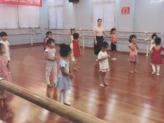 -小海花舞蹈艺术学校