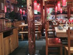 -野山舂·贵州现舂酸汤火锅(鸿通城店)