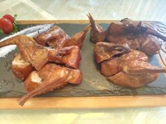 红烧乳鸽-锦江宾馆-花园餐厅