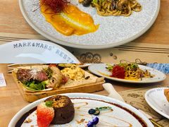 -Mark&Mars Restaurant