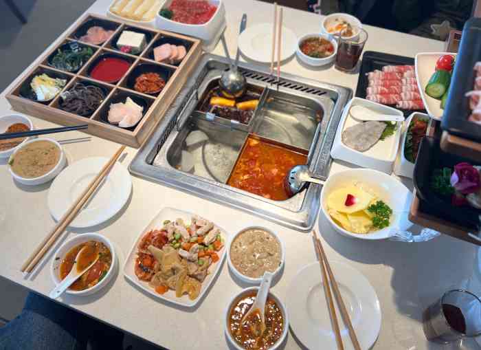 海底捞火锅(金狮广场店)-"第一次带娃出门用餐,选择了海底捞,因为觉.