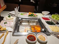 -海底捞火锅鲜切牛肉主题店(长寿路店)