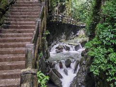 -龙水峡地缝景区