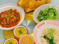 -阿瓦山寨·湘菜现炒·剁椒鱼头王(咸阳总店)