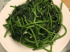 蒜蓉地瓜叶-四姑娘川味海鲜(八爪鱼店)
