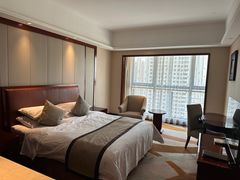-海亮广场大酒店(万象城中山路地铁站店)