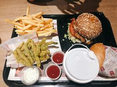 -The Habit Burger Grill 哈比特汉堡(复兴soho店)