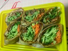 卤肉卷饼-小镇大厨新概念复合中餐厅(万达广场大连高新店)