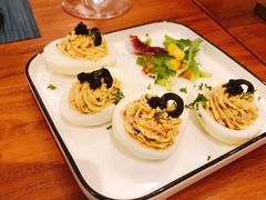 酿鸡蛋沙拉配鱼子酱-帕歌西班牙餐厅paco tapas