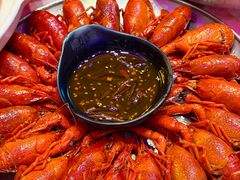 -肥小宝·金牌油焖大虾(襄阳龙虾地标店)