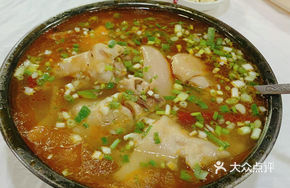 Steamed Pig's Hoof with Small White Beans