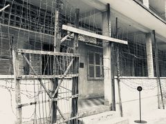 -吐斯廉屠杀博物馆