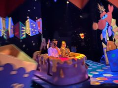 -小镇影院迪士尼小熊Duffy与他的朋友合影地