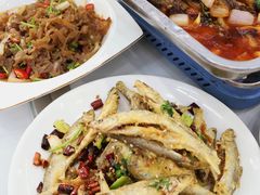 -丹水桥地锅鱼·翘嘴鲌·地方特色全鱼宴(丹江口大坝店)